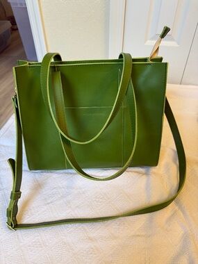 Portland Leather Green Apple 🍏 East West zipper tote NWOT